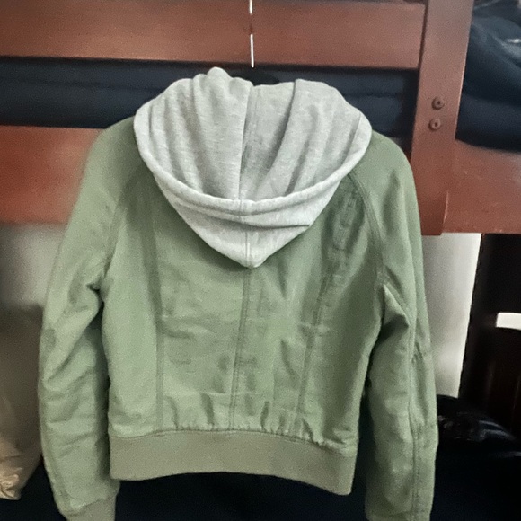 Small - Picture 3 of 4